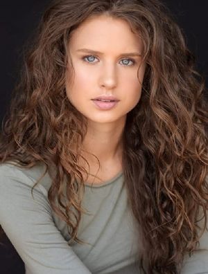 艾弗里·康拉德